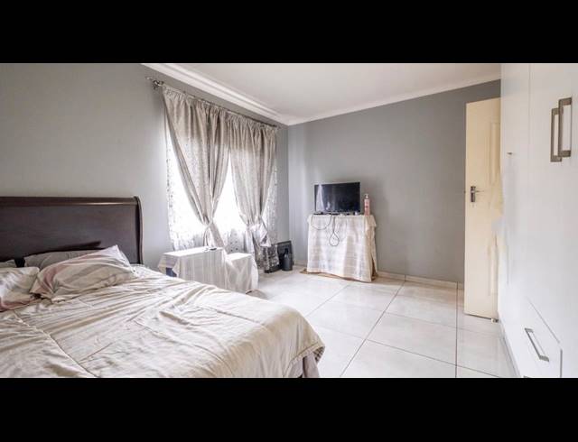 3 BEDROOM FREESTANDING FOR SALE IN HOWICK WEST